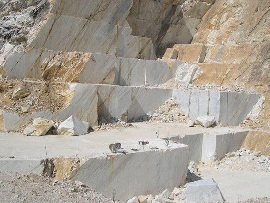 marble quarry carrara cave